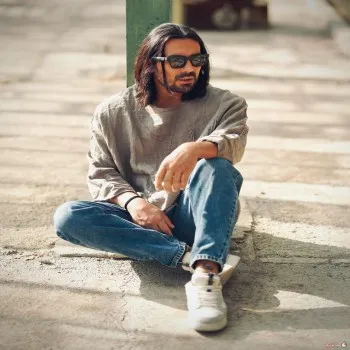 دانلود ریمیکس سادست که بفهمی من حواسم هست امیرعباس گلاب  ترند اینستاگرام